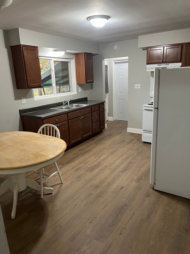 Foto del edificio - 2712 Shordell Dr