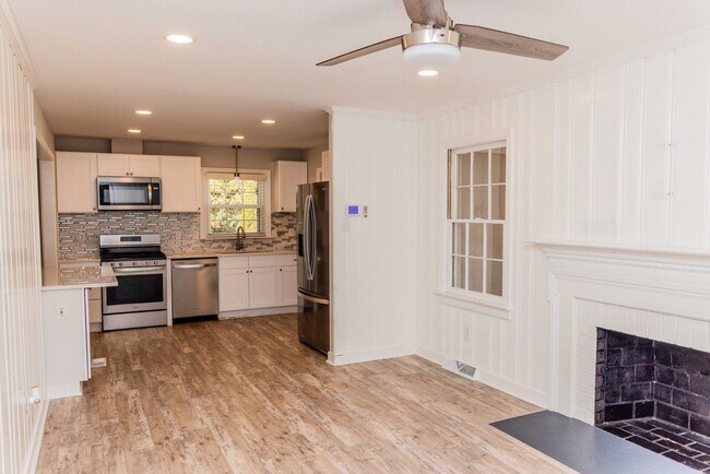 Foto del edificio - Settle in to this beautiful 3 bed 3 bath i...