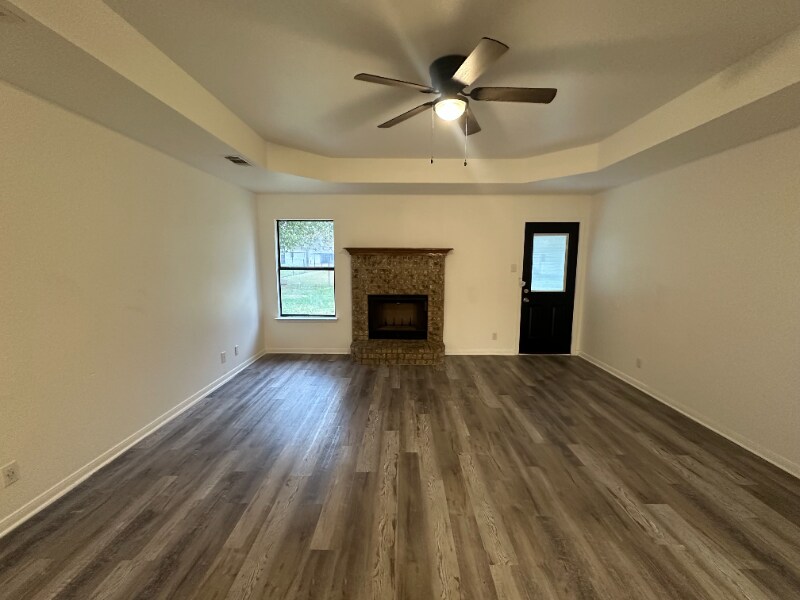 Foto del edificio - 2604 Lazy Ridge Dr