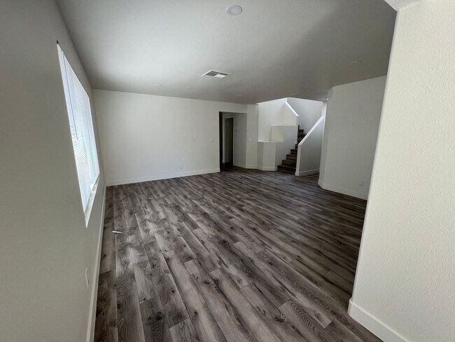 Foto del edificio - Completely Remodeled!!