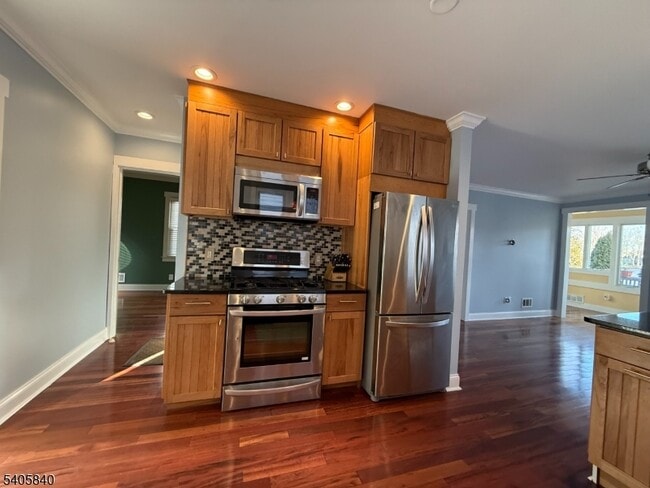 Foto del edificio - 40 W Shore Rd