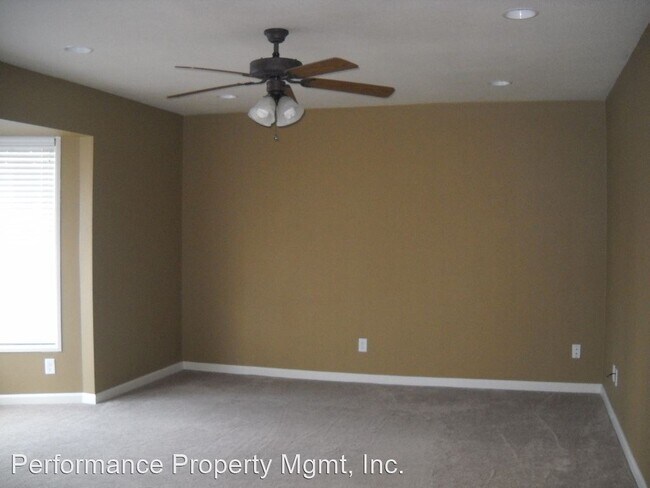 Foto del edificio - 3 br, 2 bath House - 1475 W. Minarets Ave