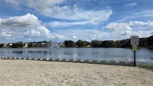 Foto del edificio - 9375 Fontainebleau Blvd