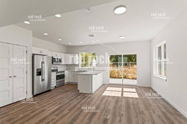 Foto del edificio - 12625 E Main Ave