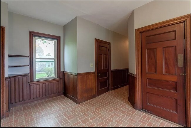 Building Photo - 1129 Gardners Neck Rd