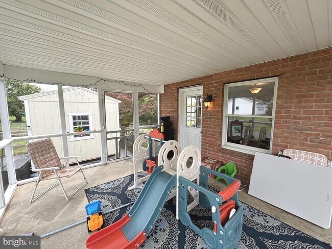 Building Photo - 185 Stafford Ln