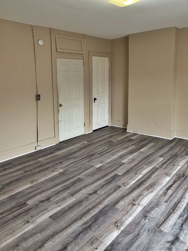 Foto del edificio - 516 W Allen St