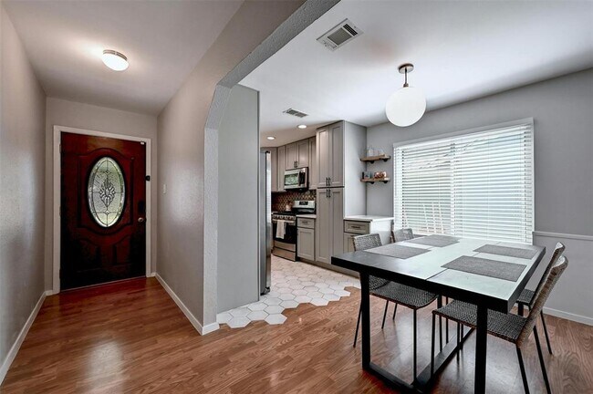 Building Photo - 4613 Cedargrove Dr