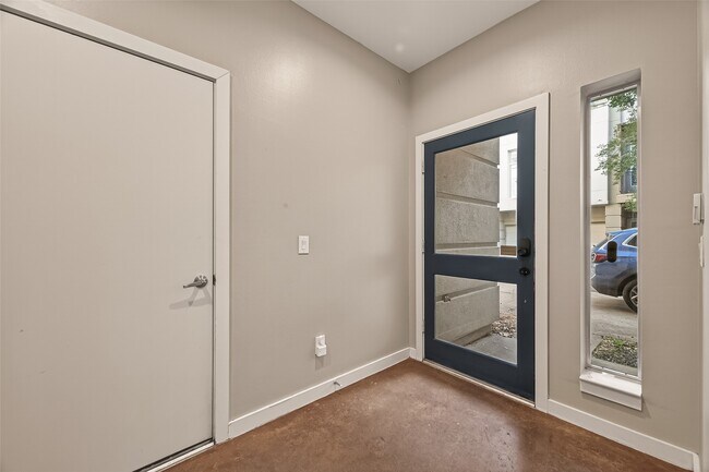 Foto del edificio - 1112 Columbus St