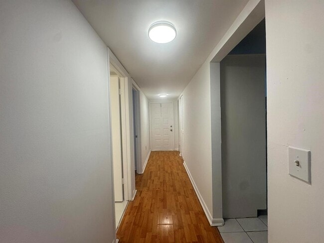 Building Photo - 2018 SW 29th Ct