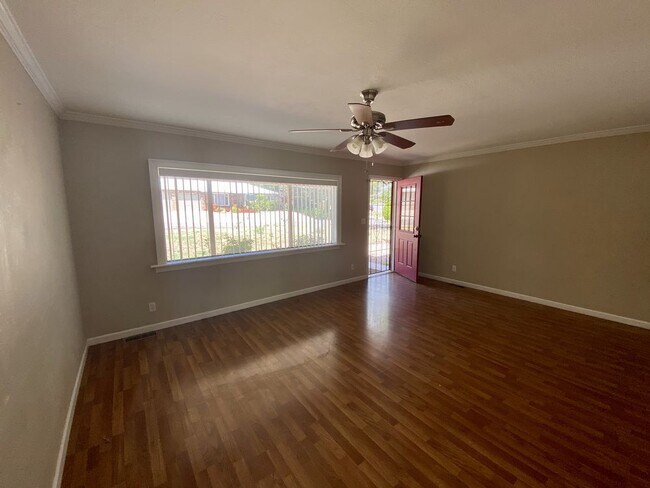 Foto del edificio - Charming 3 bedroom close to town