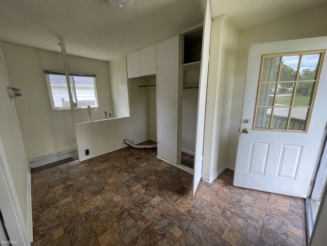 Building Photo - 2 br, 1 bath House - 5965 Cypress St