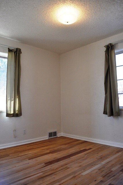 Foto del edificio - 3047 Hawthorne Ave