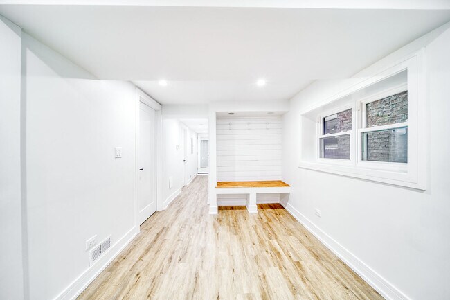 Foto del edificio - 1513 W Erie St