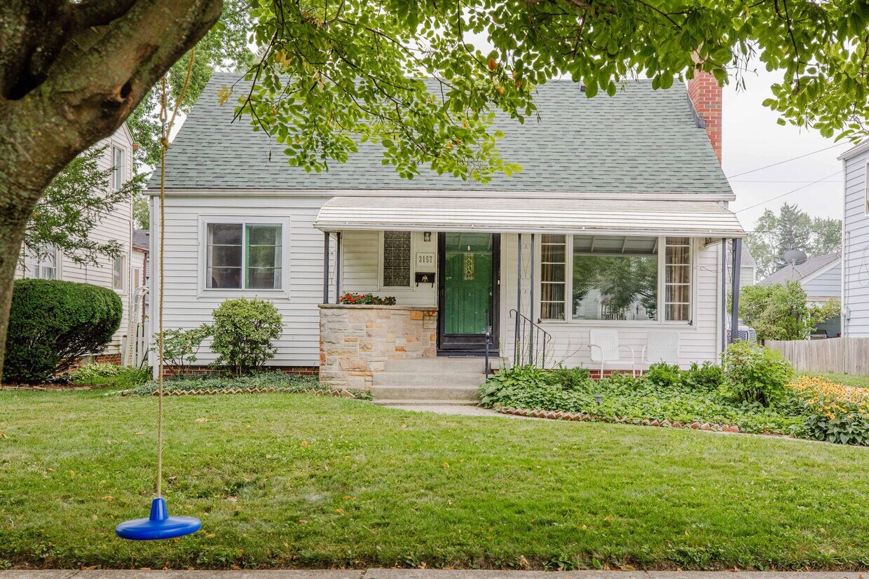 Foto principal - Beautiful four bedroom home avaulable for ...
