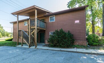 Building Photo - 519 E Smith Ave