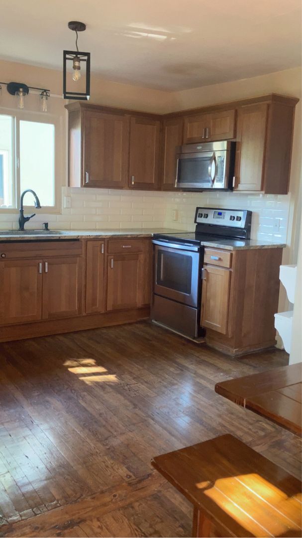 Building Photo - Charming 4-Bedroom Home in Prime Location ...