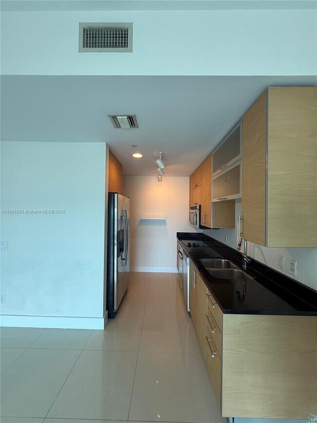Foto del edificio - 60 SW 13th St