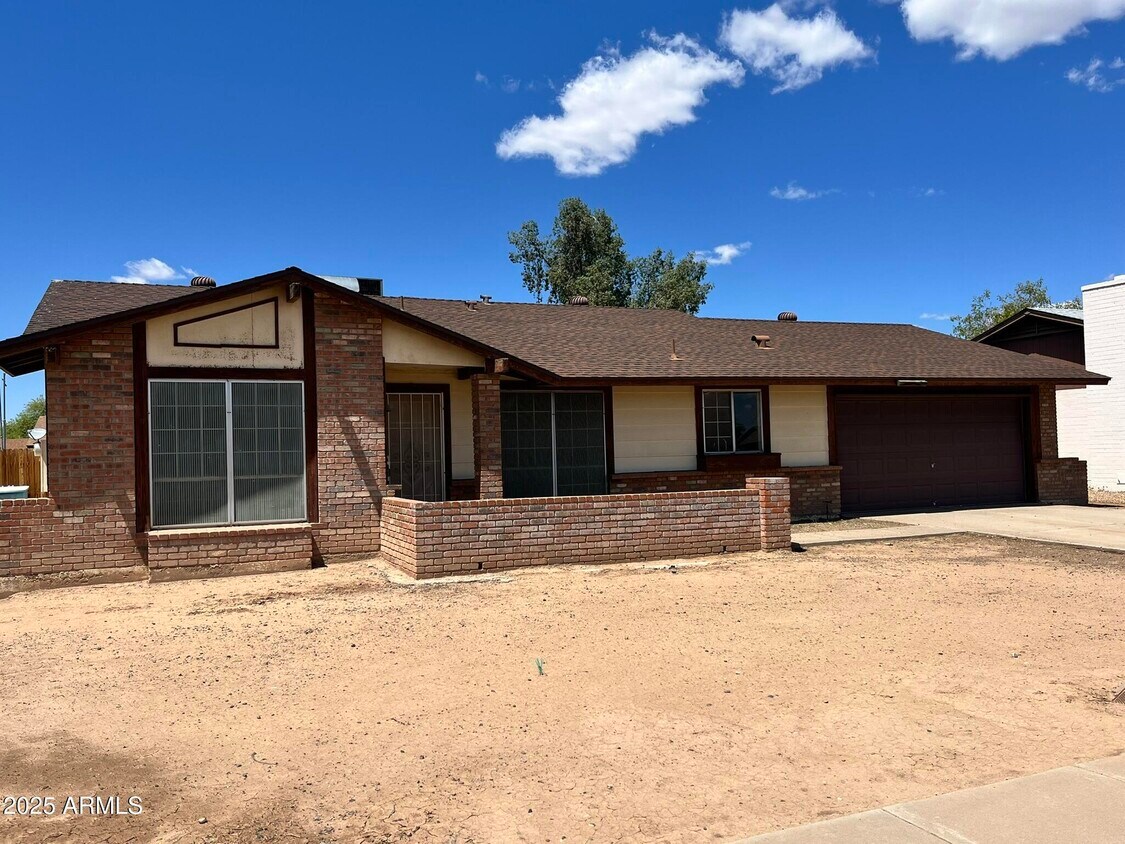 Primary Photo - 7740 W Flower St
