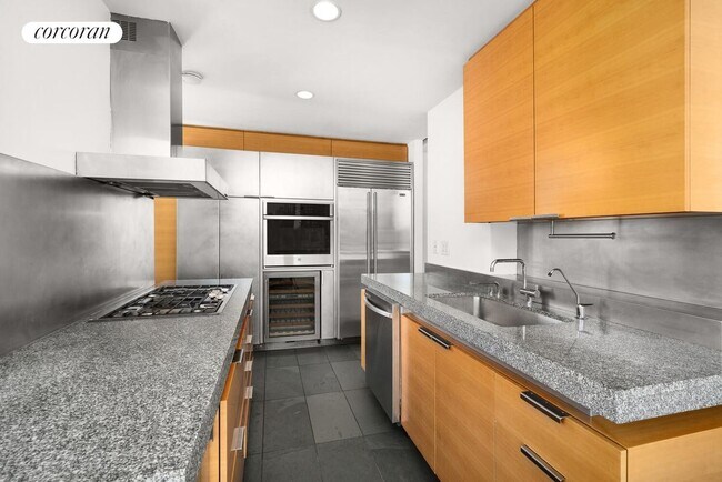 Foto del edificio - 300 E 85th St