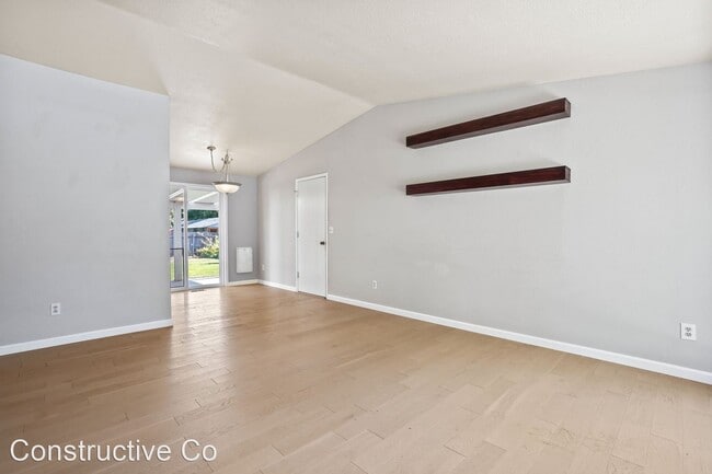 Building Photo - 3 br, 1 bath House - 10105 W Granger Avenue