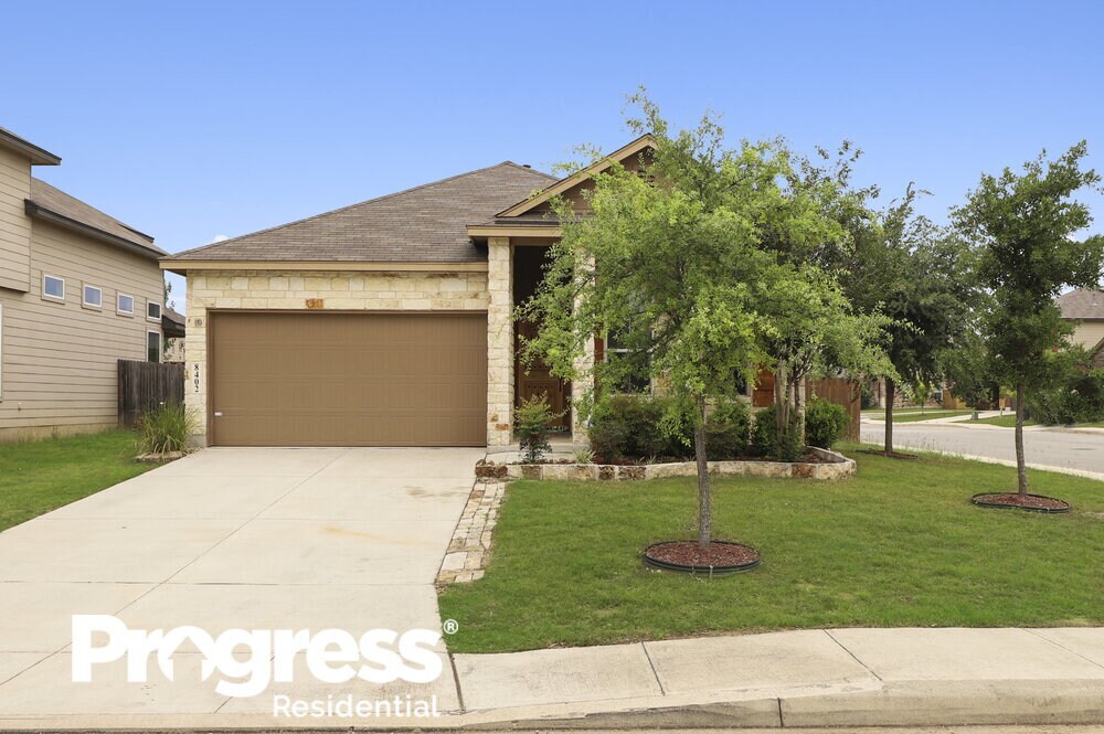 Foto principal - 8402 Buckhorn Parke