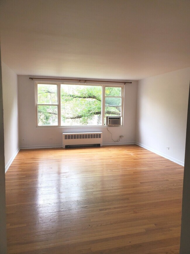 Foto del edificio - 6116 N Damen Ave