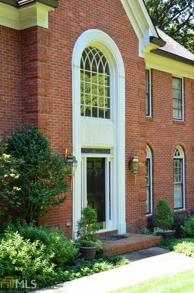 Building Photo - 1615 Northcliff Trce