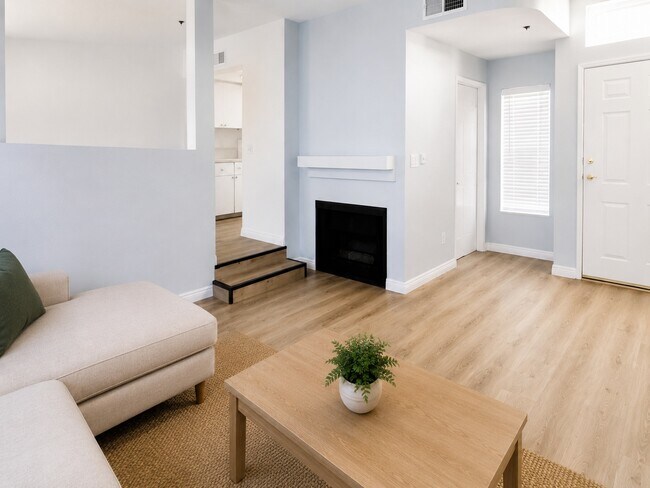 Foto del edificio - 7900 Woodman Ave