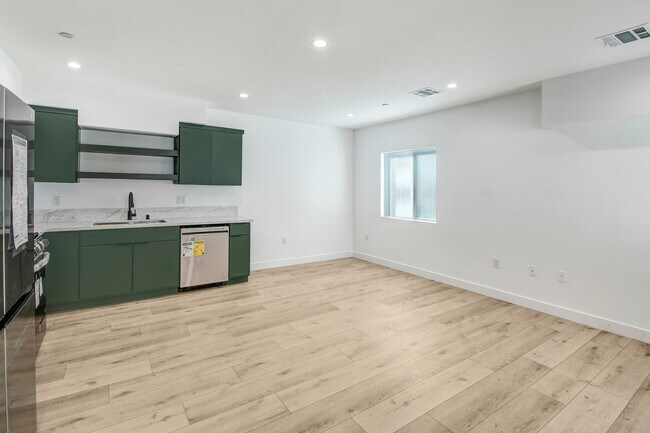 Foto del edificio - 5622 Raber St