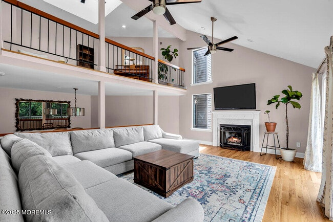 Building Photo - 18 Cotswold Cir