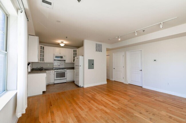 Building Photo - 4401 Park Ave