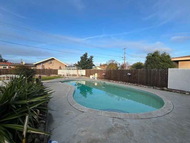 Foto del edificio - Cozy Home for rent in Tulare