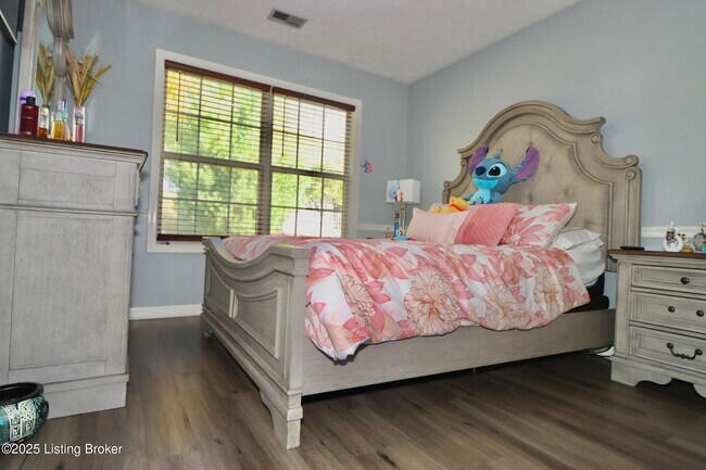 Building Photo - 9509 Hunters Trail Ct