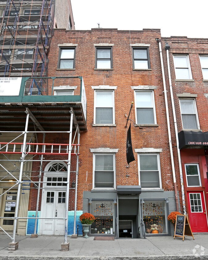 Building Photo - 96 W Houston St