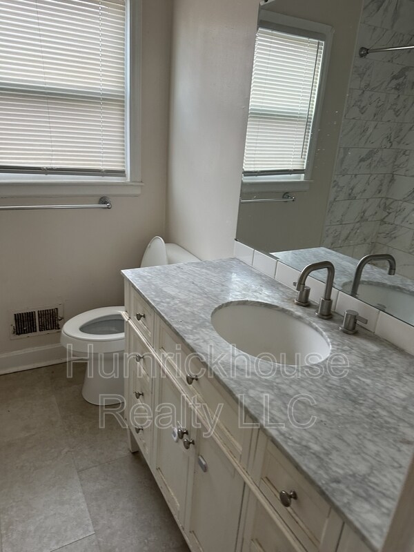 Foto del edificio - 1601 Grovewood Dr