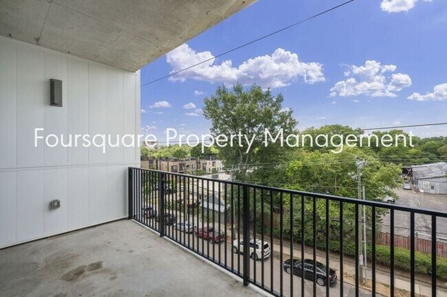 Building Photo - 3rd- Floor Condo| Spacious Balcony |Washer...