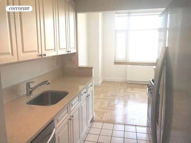 Foto del edificio - 404 E 76th St