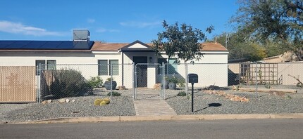 Building Photo - 405 E Mohave Rd