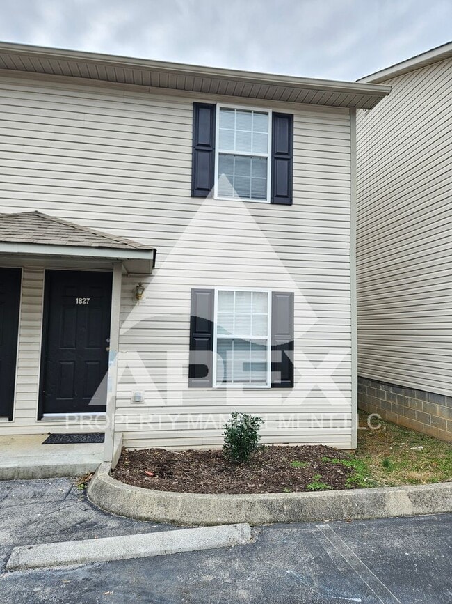 Building Photo - 1827 Sweet View Way