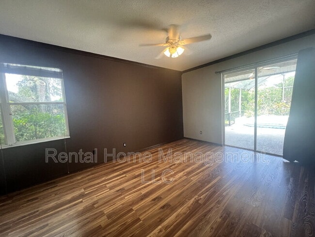 Foto del edificio - 10140 Pointview Ct