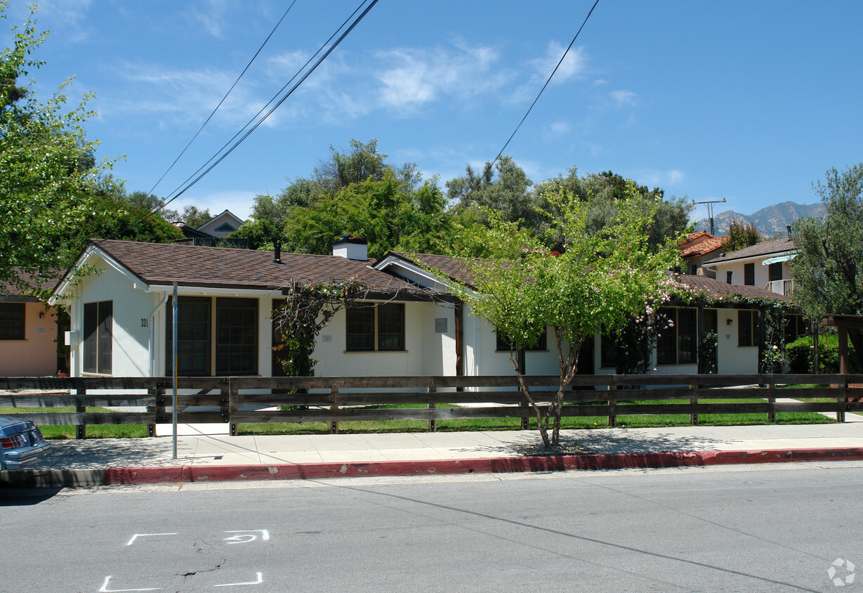 Laguna Cottages For Seniors Apartments In Santa Barbara Ca