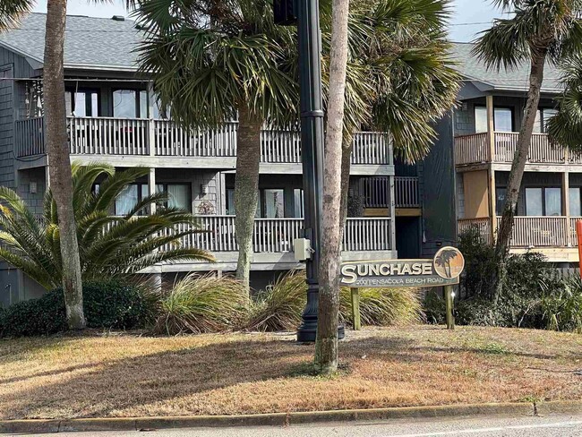 Foto del edificio - 200 Pensacola Beach Rd