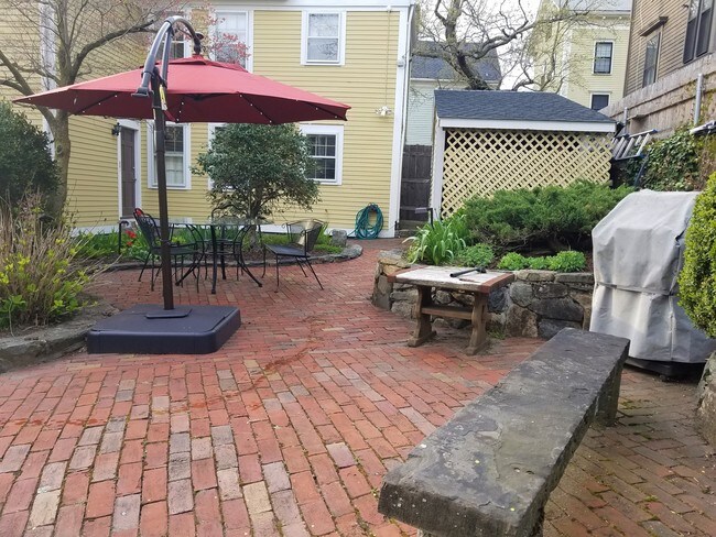Shared Patio /grill - 8 Cady St