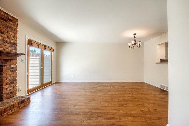 Building Photo - 7192 E Briarwood Cir