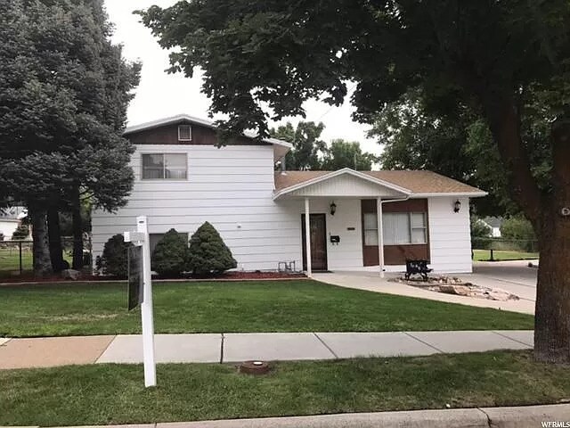 Building Photo - 1065 Sullivan Dr
