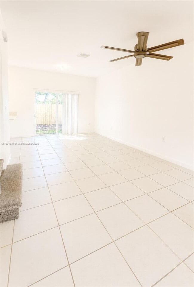 Foto del edificio - 2664 SE 19th St