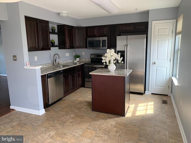 Foto del edificio - 7237 Maidstone Pl
