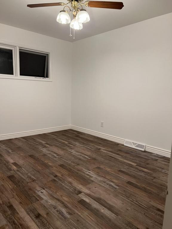 Foto del edificio - 242 21st Ave NW