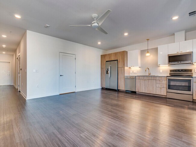 Foto del edificio - Modern 1 Bedroom, 1 Bath Condo at Public Lofts